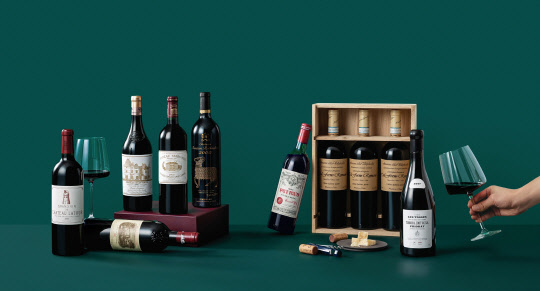 현대백화점의 프리미엄 와인 선물세트 제품 이미지. 현대백화점 제공